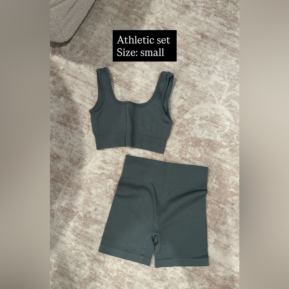 Amazon Women's Sports Bra and High-Waist Bike Shorts Set - Dark Teal